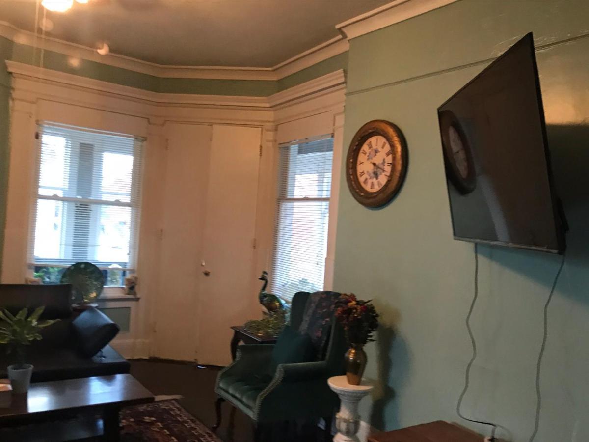 5 Star Victorian Mansion-Downtown No Locals Bed & Breakfast Erie Exterior photo